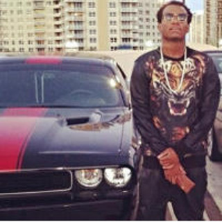 Kay Money �X DAMN�